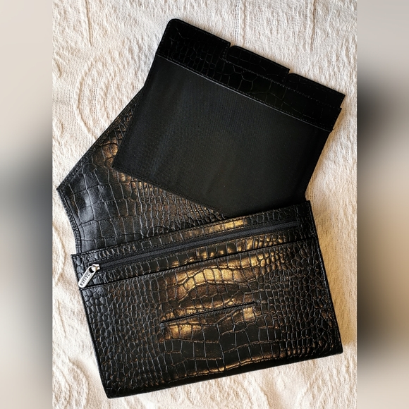 *sold* Danier black leather minimalist clutch, embossed snakeskin pattern purse - Picture 5 of 7